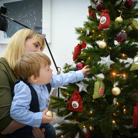 DUNEDESIGN Calendrier De L'Avent à Remplir - 24 Pochettes Cadeaux En Tissu - DIY Kit Noël - Rot 5 DUNEDESIGN Calendrier De L'Avent à Remplir - 24 Pochettes Cadeaux En Tissu - DIY Kit Noël - Rot – Image 3